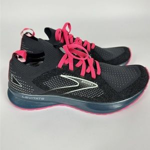 Brooks Levitate Stealth Fit 5 Gray/Hot Pink Running Shoe Knit Size 6.5 EUC